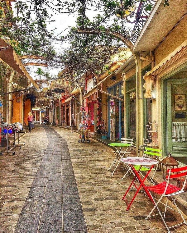 Plaka, le quartier où on s'est perdus avec bonheur Plaka, le quartier où on s'est perdus avec bonheur